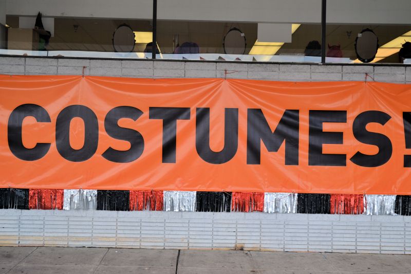 Costumes banner