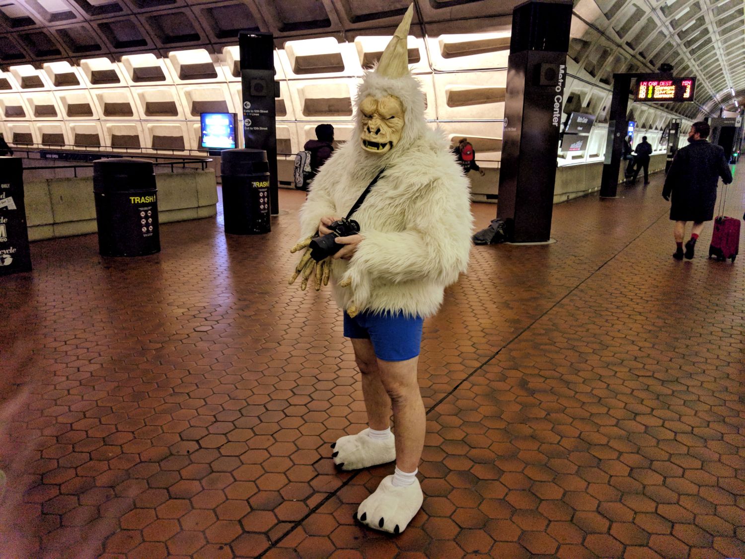 No Pants Subway Ride DC 2019 – Uncustomary (3)