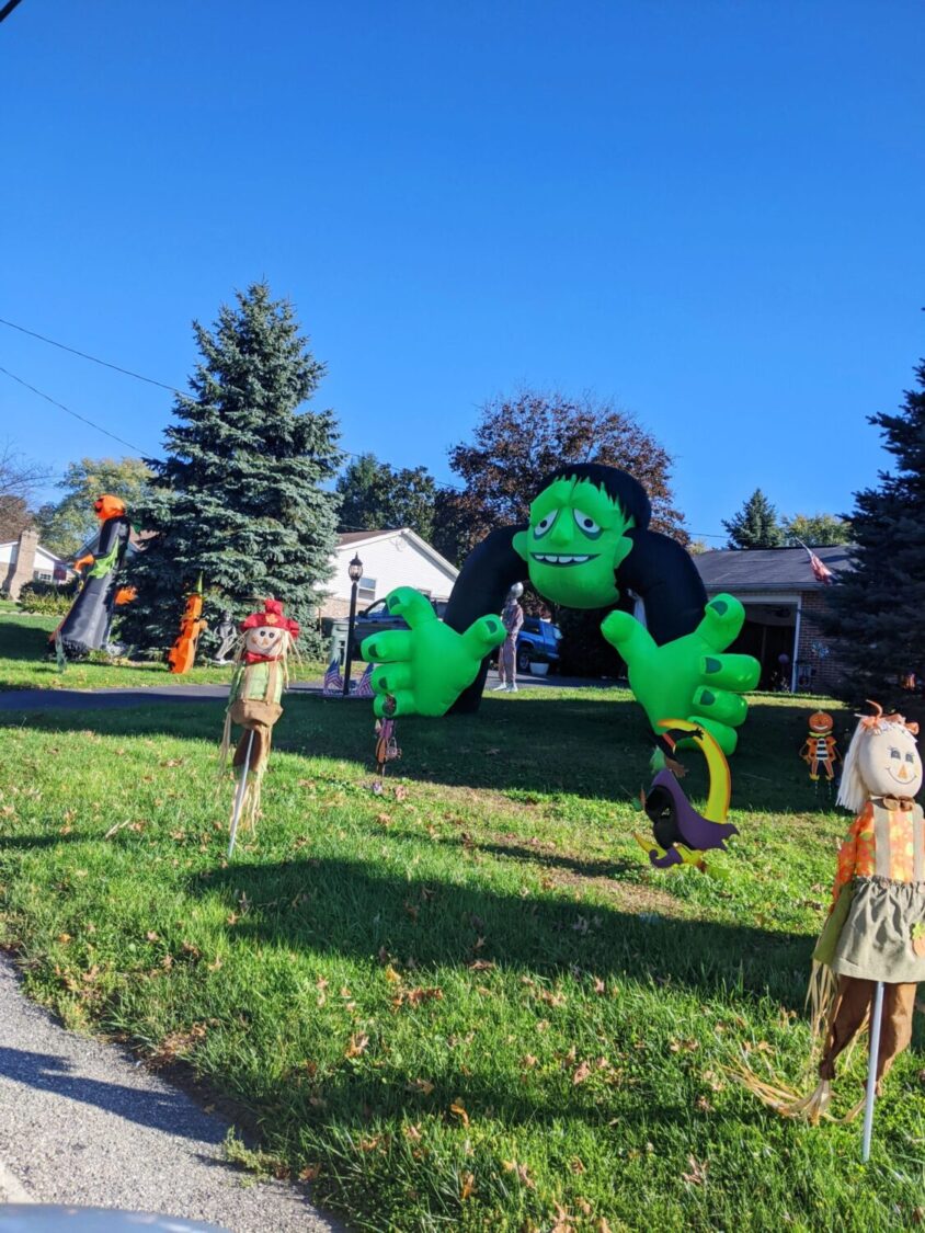 Halloween Houses Decorations Maryland And Pennsylvania – Uncustomary York PA (1)