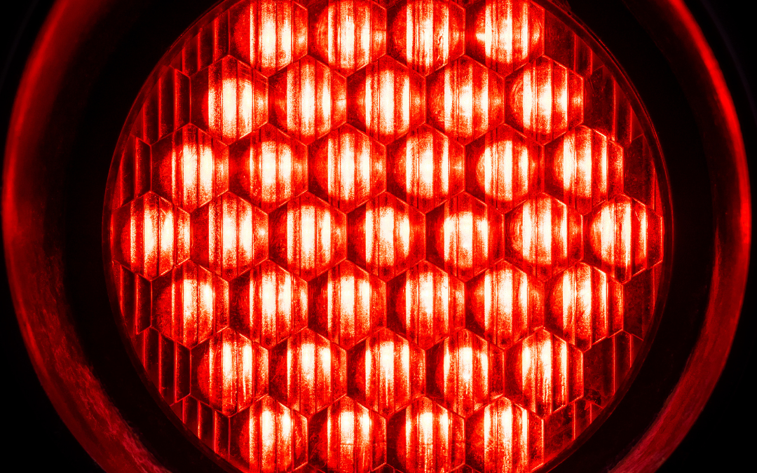 5 Main Active Elements that Make Red Light Growth Cap Effective