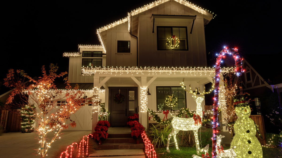 Lighting Up the Block How Holiday Decor Builds Stronger Neighborhoods