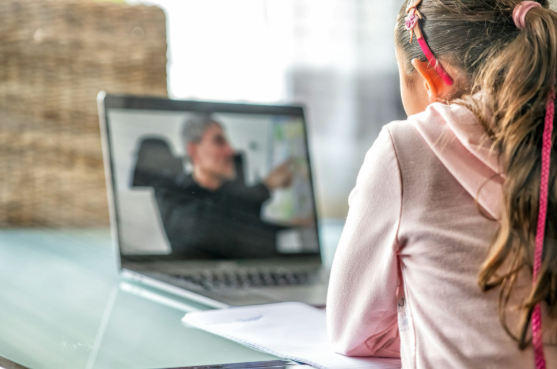 How to Choose the Right Online High School for Your Teen