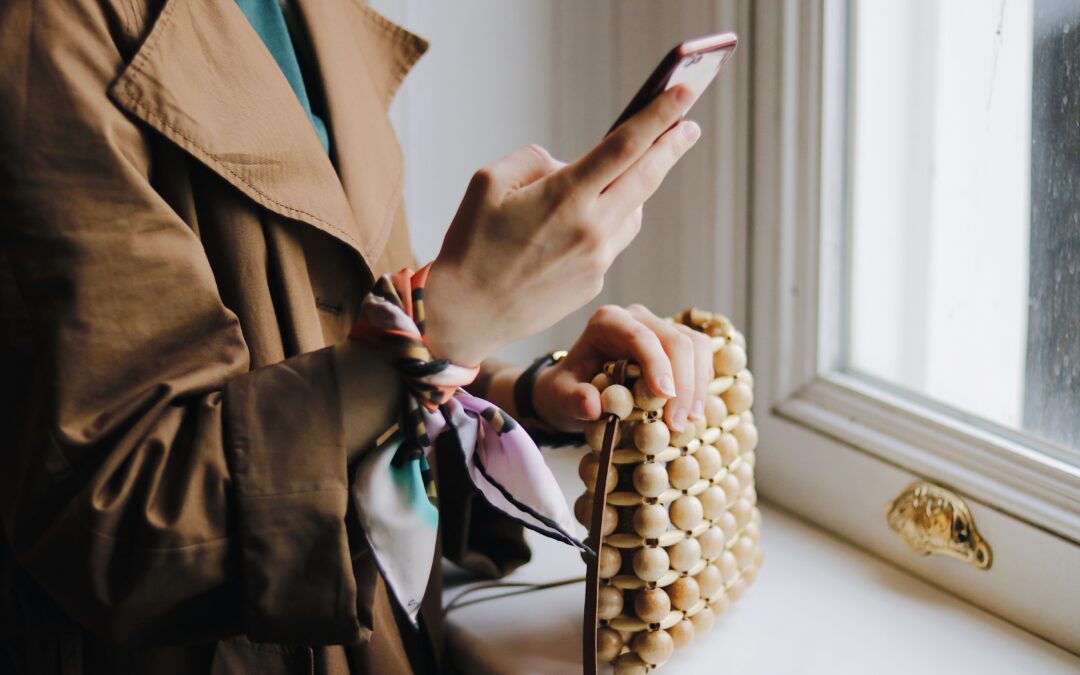 Easy Silk Scarf Ideas to Refresh Everyday Outfits
