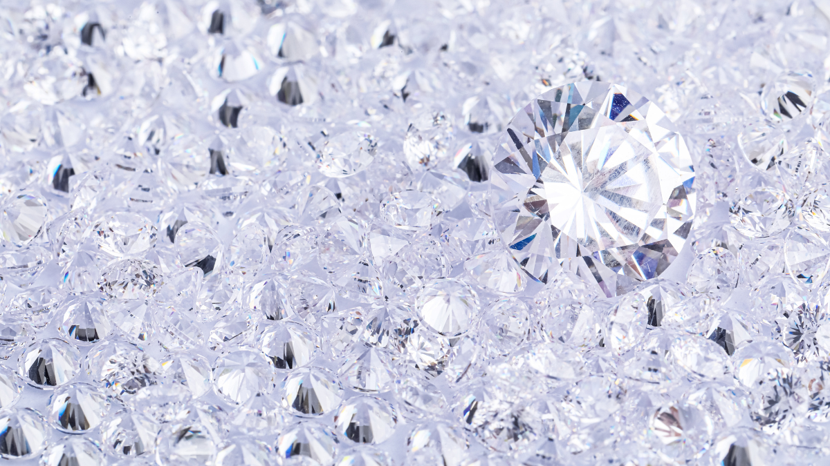 Natural vs. Lab-Grown Diamonds What Los Angeles Sellers Should Know Before Selling Jewelry