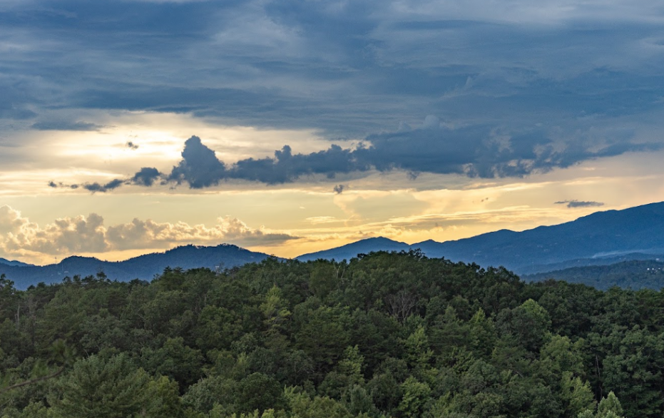 How to Plan a Smoky Mountain Escape From Wears Valley Without Missing the Best Parts
