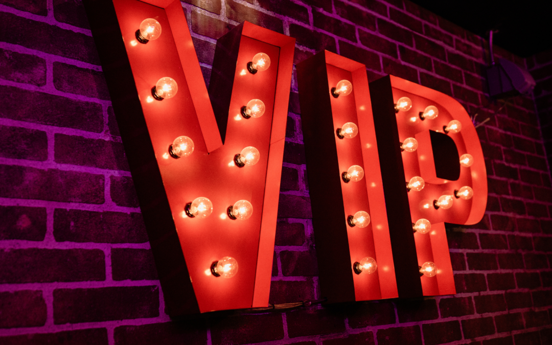 The “VIP Booth” Mindset: How to Curate an Intimate Evening at Home Without the Crowd