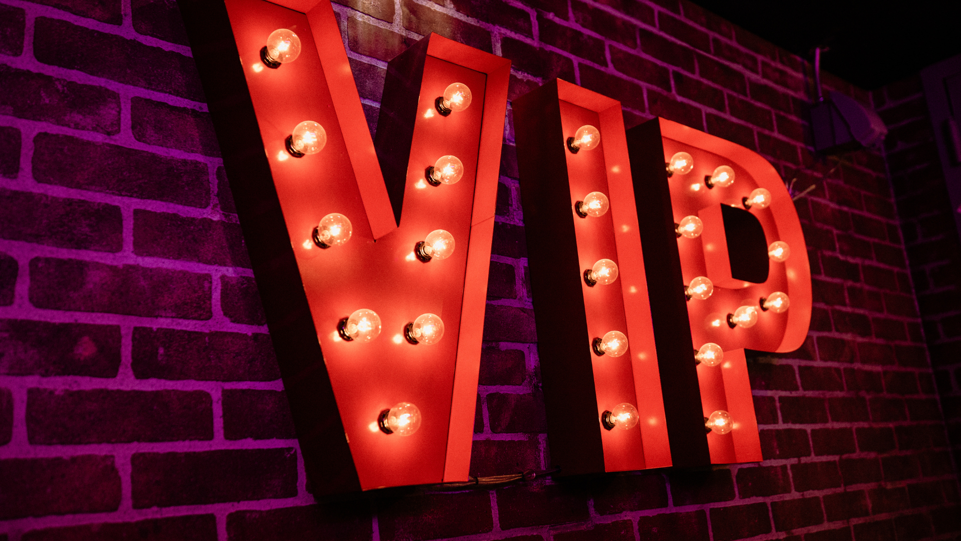 The “VIP Booth” Mindset How to Curate an Intimate Evening at Home Without the Crowd