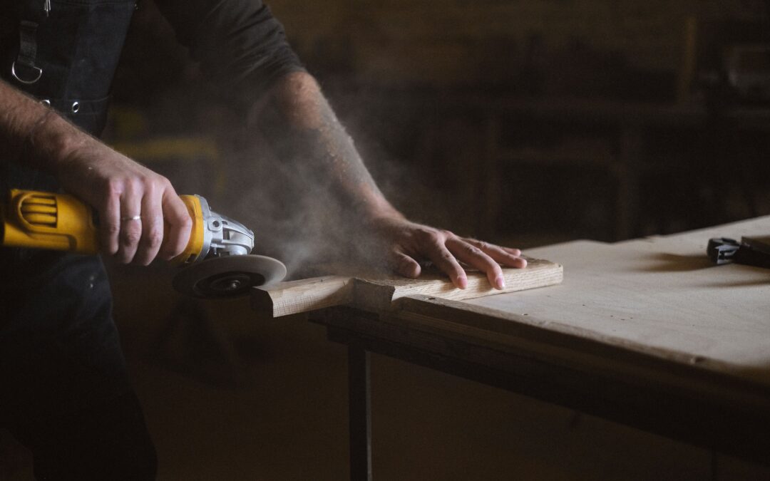 What Should You Look For In Dust Extractor For Efficient Dust Control In Workshops?