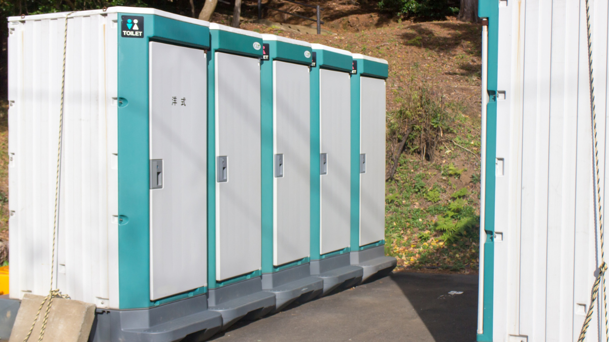 What to Consider When Choosing a Luxury Porta Potty for Weddings and Private Celebrations